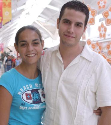 Mónica Máynez y Ricardo Lozano