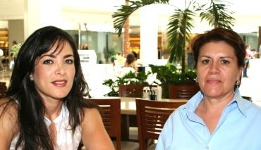 Mayela del Río e Ivonne de León.