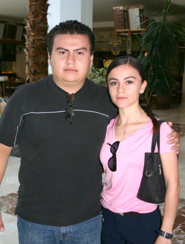 Ana Rosa Valenzuela y Héctor M. Valenzuela.