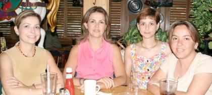 Paola Lamberta, Ana Laura Lamberta, Bety González y Claudia Castro.