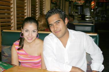  11 Agosto de 2004 

Pilinda Sifuentes y Papid Delgado