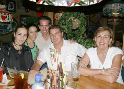 Toño Miñarro, Jean Miñarro, María Luisa Dingler, María Rosa Martínez y Ana Sofía Sofía Soltero.