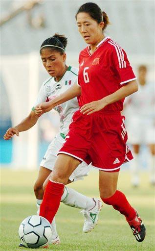 14 de agosto de  2004
Las selecciones de México y China empataron a un gol en partido celebrado en el estadio Pampeloponnislako correspondiente al Grupo F del futbol femenil de los Juegos Olimpicos Atenas 2004.
Foto: AP