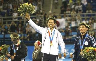 El japonés Tadahiro Nomura ganó  la medalla de oro en la categoría de 60 kilogramos de la competencia de judo de los Juegos Olímpicos