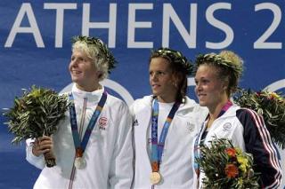 La primera medalla de oro para Francia fue conquistada por Laure Manadou en la prueba de los 400 metros estilo libre.