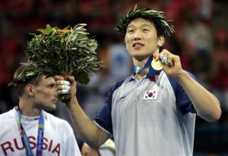 El judoka sudcoreano Lee Won-hee derrotó al ruso Vitaliy Makarov en la final de los 73 kilos.