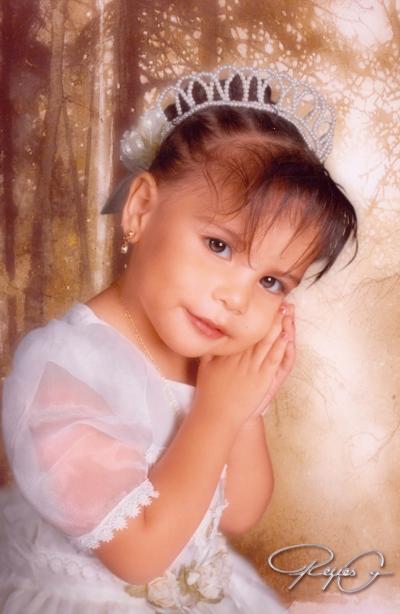 Niña Seida Anay del Río Luján, en una fotografía de estudio con motivo de sus tres años de vida.