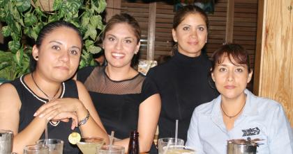 Evis Soto, Brenda Escandón, Betty Saad y Socorro de la Cruz.