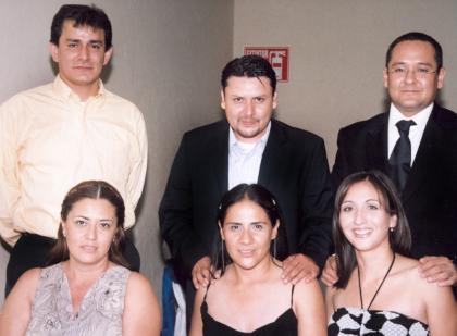 Verónica Reyes, Isabel Rodríguez de Martínez, César Martínez, Adriana y sergio Hernández y Mario Rodríguez.