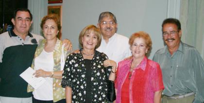 Ignacio y Marilú Meneses, Alfonso y Lily Amador y José y Susy Ortiz.