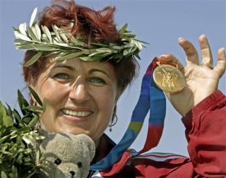 19 de agosto
La húngara Diana Igaly se proclamó campeona olímpica en la prueba de skeet del tiro con una puntuación de 97.