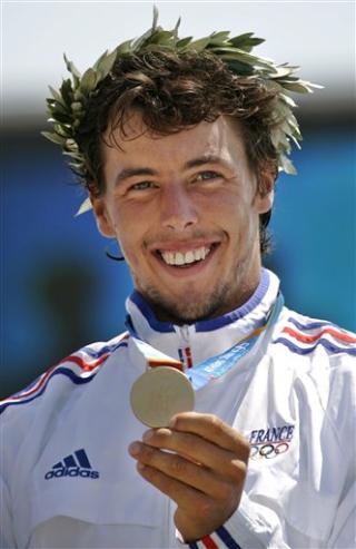 El francés Benoit Peschier se adjudicó la medalla de oro en la competencia de kayak de los Juegos Olímpicos con un tiempo global de 187.96.