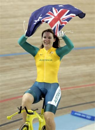 La australiana Anna Meares se adjudicó la medalla olímpica de oro en la contra reloj de 500 metros del ciclismo de pista con un récord mundial de 33.952 segundos.