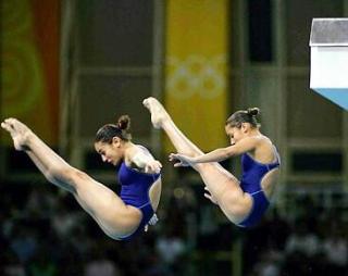 20 de agosto de 2004

Las clavadistas mexicanas Paola Espinosa y Jashia Luna se clasificaron a la semifinal en plataforma de 10 metros individual.