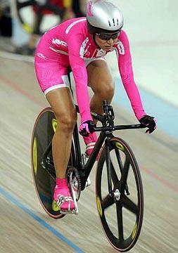 20 de agosto de 2004
La mexicana Nancy Contreras concluyó en octava posición la prueba de los 500 metros contrarreloj de ciclismo en pista de los Juegos de Atenas 2004, que ganó la australiana Anna Meares.