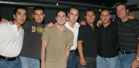 Luis Romero, Óscar Rodríguez, Emilio Solana, Sotero Rodríguez, Juan Carlos Huereca, Francisco y Manuel.