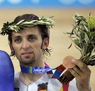 Sergio Escobar,medalla de bronce Ciclismo.