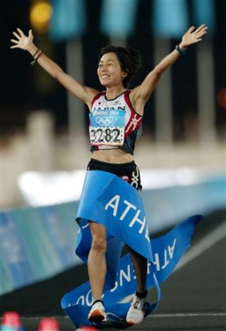 La japonesa Misuki Noguchi ganó  la medalla de oro en el maratón femenino de los Juegos Olímpicos de Atenas 2004.