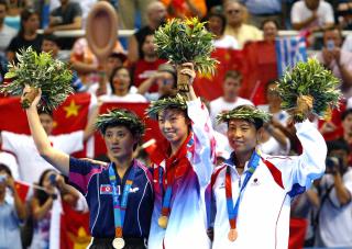 Las españolas Conchita Martínez y Virginia Ruano deberán conformarse con la plata olímpica tras haber perdido la final de los Juegos de Atenas contra las chinas Tian-Tian Sun y Ting Li (6-3, 6-3), en una hora y 29 minutos.