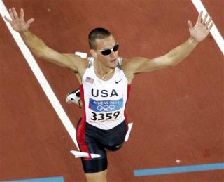 Jeremy Wariner se llevó la medalla dorada de los 400 metros de los Juegos Olímpicos, encabezando una barrida de Estados Unidos en esa prueba. 

Sus compatriotas Otis Harris y Derrick Brew se quedaron con la plata y el bronce.