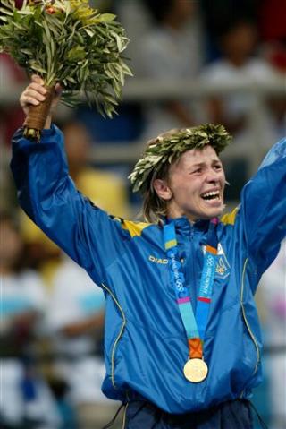 La ucraniana Irini Merleni venció a la japonesa Chiharu Icho para llevarse el lunes la medalla de oro en la división de los 48 kilos de la lucha libre olímpica. 

El bronce fue para la estadounidense Patricia Miranda.