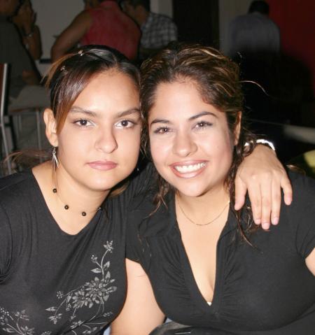 Karla Jáuregui Castillo y Lorena Raygoza Echávarria.