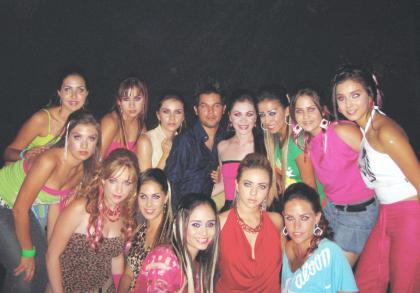 Maryfer, Meche, Bárbara,  Isadora, Cecy, Betty, Melina, Gaby, Yunue, Virginia, Alexis, Lila.