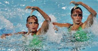 Las rusas Anastasia Davydova y Anastasia Ermakova se consagraron campeonas del nado sincronizado. 

La medalla de plata fue para las japonesas Miya Tachibana y Miho Takeda, y las estadounidenses Bartosik y Anna Kozlova obtuvieron el bronce.