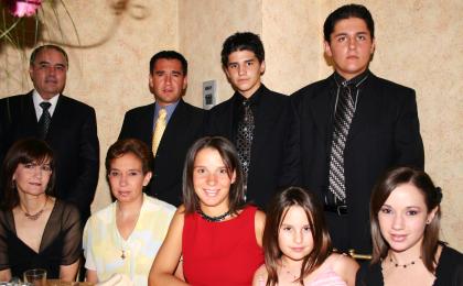 Patricia Galán, Begoña de Galán, Begoña de Sada, Paty Tatay, Alejandra Galán, Max, José, Alex y Max Tatay.