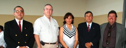 Alfonso Martínez, Javier Iriarte, Alejandra Hidalgo, Luis González y José Frencisco Bredeé, captados en pasada inauguración empresarial.