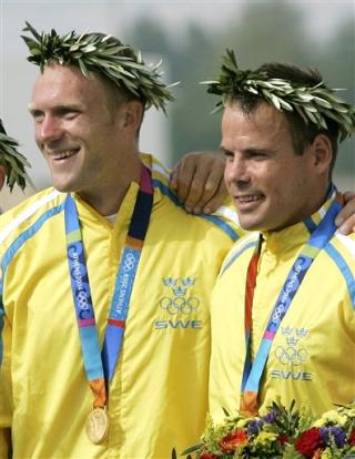 Los suecos Markus Oscarsson y Henrik Nilsson ganaron la medalla de oro de los mil metros kayak doble en el torneo olímpico de canotaje. 

La medalla de plata fue para Italia y la de bronce para Noruega.