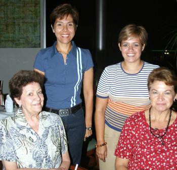  28 de Agosto 

Mela Salinas, Adriana Rodr÷iguez, Chepis del Campo y Rebeca Castillo.