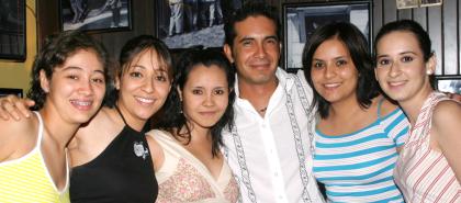 SJosé Villalobos, Mónica Villalobos, Fabi Yáñez, Maribel gutiérrez, Argentina Castrejón y Paula Carrasco.