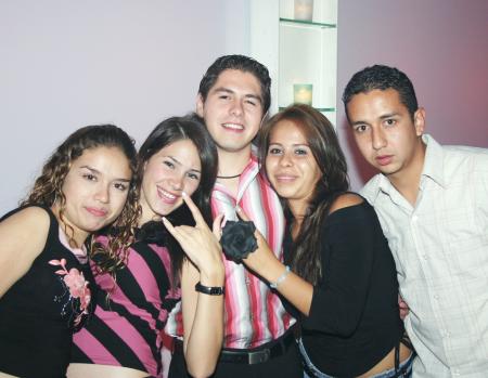 Dalia Sánchez, Ale Rodríguez, Karla, René Rivera y Toño Díaz.