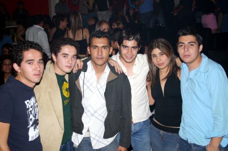 Marina Barro, Ale Montañez, Gustavo Montañez, Víctor Ruiz, Luis Olvera y Octavio Olvera