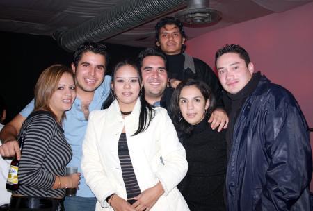 D-Brenda, Ale Gaucín, Cebrián, Rocío, Alfredo, Carlos y Yazmín