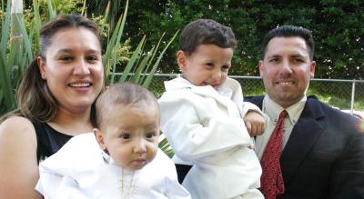 Juan Gerardo Jardón Martínez en compañía de sus papás, Juan Gerardo Jardón y María del Rocío Martínez, y de su hermanito, en su fiesta de cumpleñaos..jpg