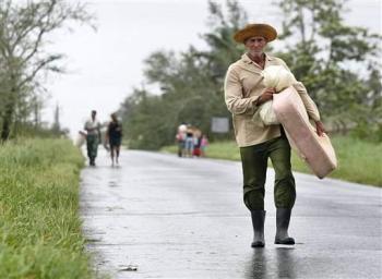 Las últimas informaciones desde La Habana indican que la Isla de la Juventud, al suroeste de Cuba, ha sufrido vientos con rachas de más de 100 kilómetros hora y ha perdido más del 20 por ciento de la cosecha de plátanos.