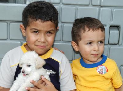 Felipe Eduardo y Jesús Francisco Martínez Olvera, captados en la fiesta infantil que les ofrecieron por su cumpleaños.