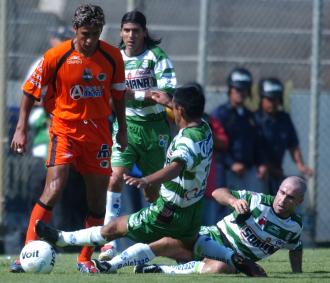 Vence Santos a Jaguares 4-2