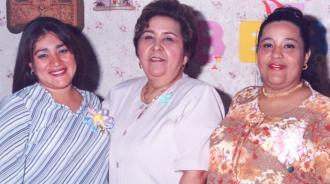 Eira Gutiérrez de Santibañez y Azucena M. de Gutiérrez disfrutaron de una fiesta de canastilla, que les ofreció Hilda Estela de Gutiérrez