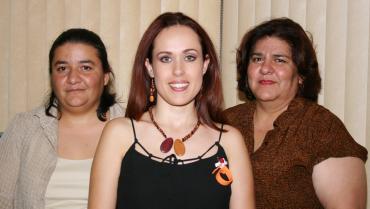 Laura Priscila de González y María Elena López le ofrecieron una despedida a Marina Perla González López, por su próxima boda con Daniel Ruvalcaba Ochoa.