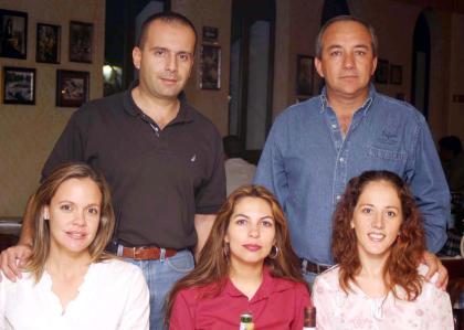  03 de noviembre de 2004

Raúl Anzures, Milú Anzures, Dolores Rivera , Susana de Pámanes y Felipe Pámanes.