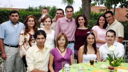 Lilián de León Hernández, recibió múltiples felicitaciones de sus familiares y amigos por motivo de su próximo enlace.