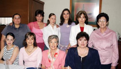  10 de noviembre de 2004

Mary Cristy de Saldaña, Lorena Dávila de Saldaña, Jessica de Ramírez, Mónica de Villar, Martha Saldaña Castrellón, Lucía Wolff de Faya, Barbie Rodríguez de Batarse, Marilú Portilla, Martha de Saldaña y Mila de Berumen.