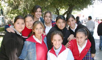 Karla Sandoval Janeth García, Paola Salazar, Denise Carrillo Mónica Ortega , Astrid García y Natalia Rivera