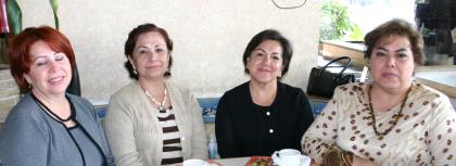 Guadalupe Reyes , María Elena Alfaro de Vázquez y Carolina Vargas