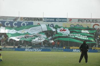 Eduardo “Yayo” de la Torre, desde la tribuna por su partido de suspensión, a través de los asistentes Jaime León y Guillermo “Curita” Gómez, empleó bien los tiempos, y con el resultado adverso mandó al campo a Castillo en lugar de Arellano, buscando más claridad a la ofensiva, que al final le rindió frutos.