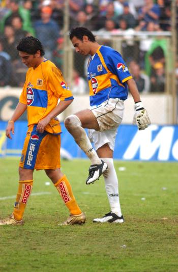 La escuadra visitante, muy parchada debido a lesiones, suspensiones y convocados a la Selección Nacional, enfocó sus arribos al arco rival con dependencias de las individualidades de Gaitán, Soares y De Santiago, mientras que el técnico Nery Pumpido no utilizó hombres de refresco que le ayudaran al equipo, y así conservar la mínima ventaja.