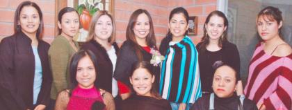  14 de noviembre de 2004
Irma Paola con sus amigas Anabell, Débora, Susana, Klarisa, Paloma, Brenda, Mayra y su prima E